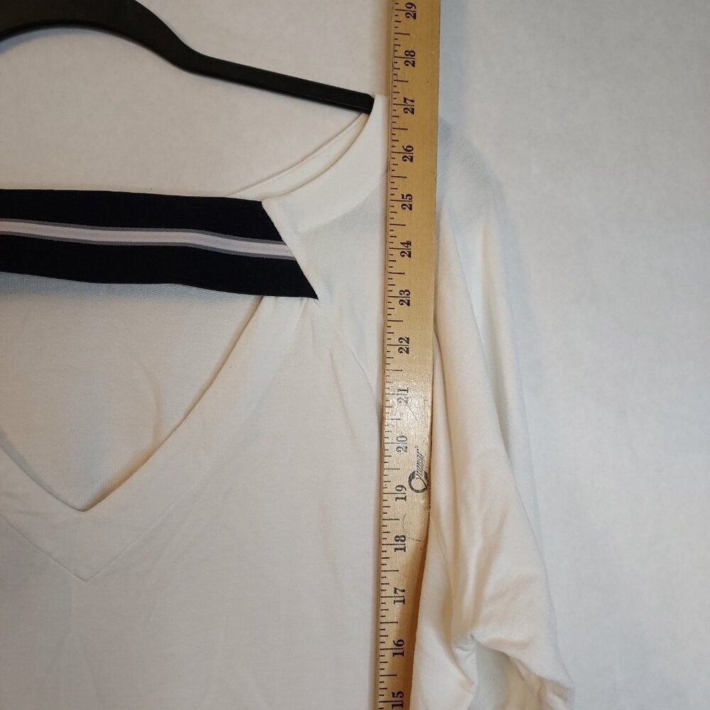 CAbi Around The Clock Center Shirt Womens M White Long Sleeve Open Back Top 5555 - Picture 9 of 15